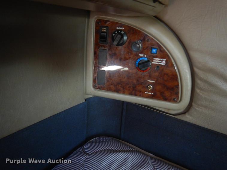 image for item DC5982 2006 International 9400i semi truck