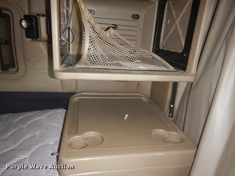 image for item DC5982 2006 International 9400i semi truck