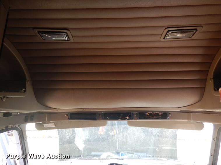 image for item DC5982 2006 International 9400i semi truck