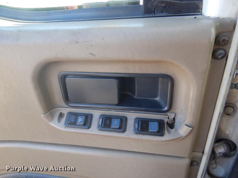 image for item DC5982 2006 International 9400i semi truck