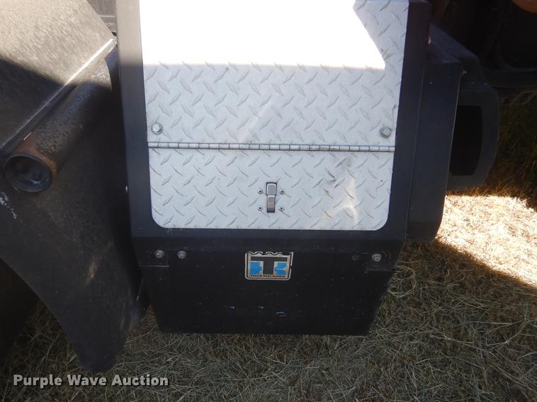 image for item DC5982 2006 International 9400i semi truck