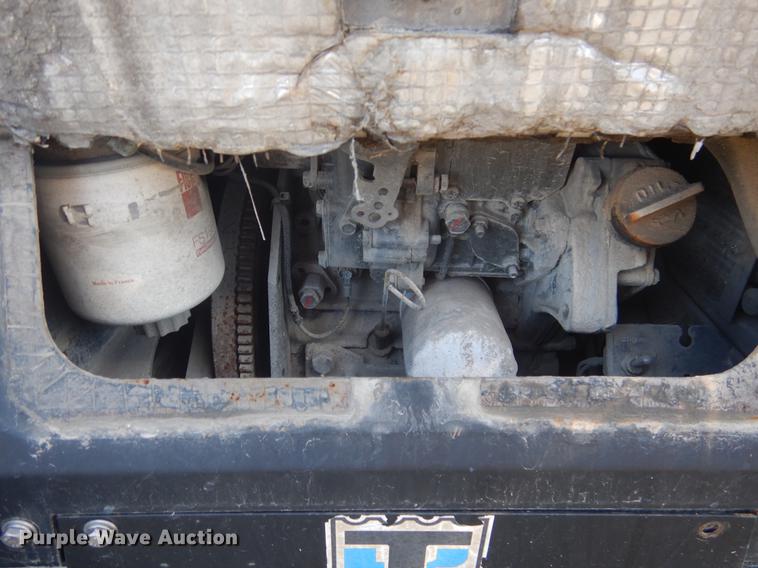 image for item DC5982 2006 International 9400i semi truck