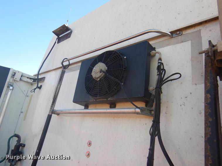 image for item DC5982 2006 International 9400i semi truck