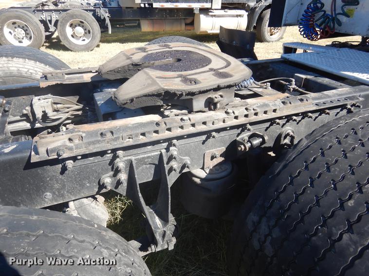 image for item DC5982 2006 International 9400i semi truck