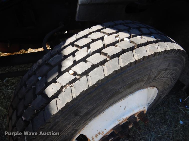 image for item DC5982 2006 International 9400i semi truck