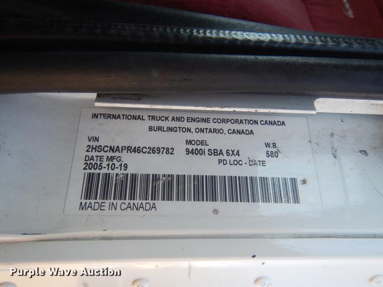 image for item DC5982 2006 International 9400i semi truck