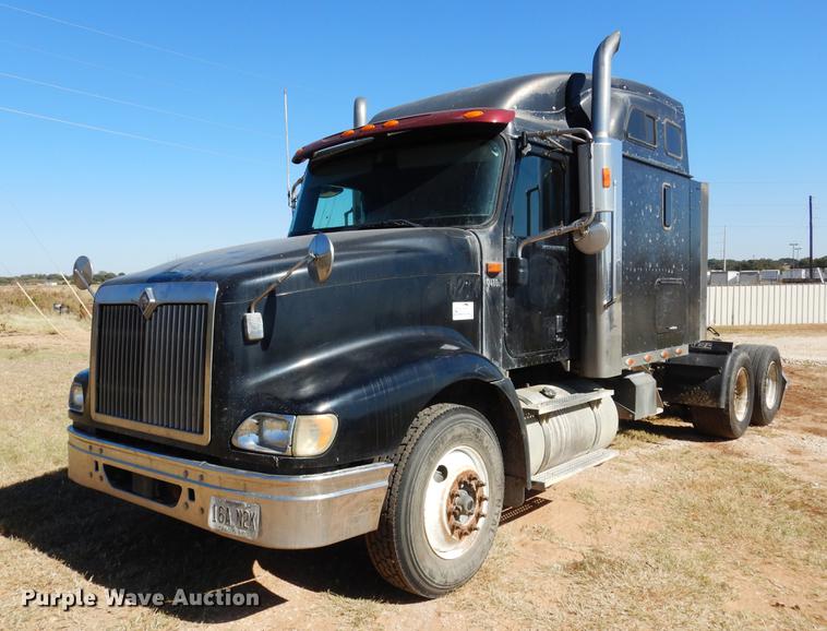 image for item DC5983 2007 International 9400i semi truck