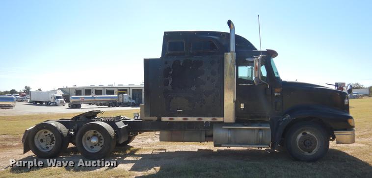 image for item DC5983 2007 International 9400i semi truck