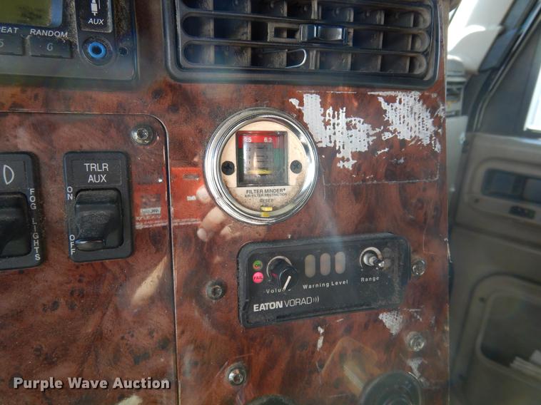 image for item DC5983 2007 International 9400i semi truck