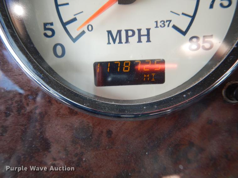 image for item DC5983 2007 International 9400i semi truck