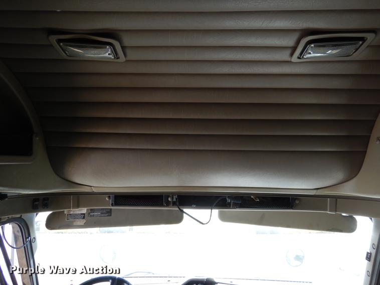 image for item DC5983 2007 International 9400i semi truck