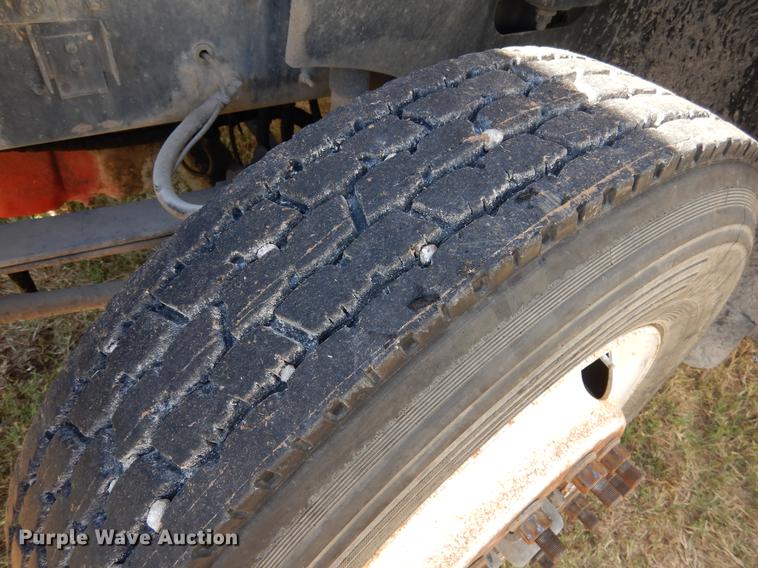 image for item DC5983 2007 International 9400i semi truck