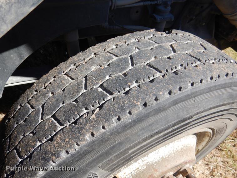 image for item DC5983 2007 International 9400i semi truck