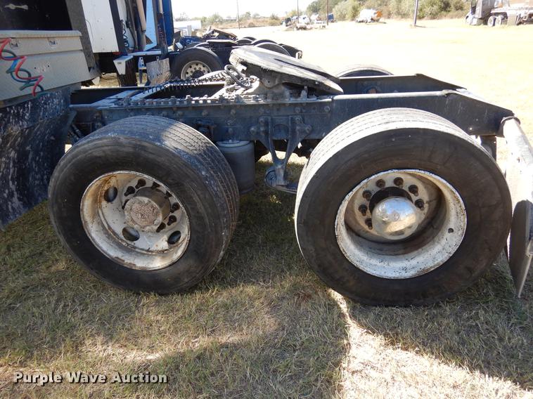 image for item DC5983 2007 International 9400i semi truck