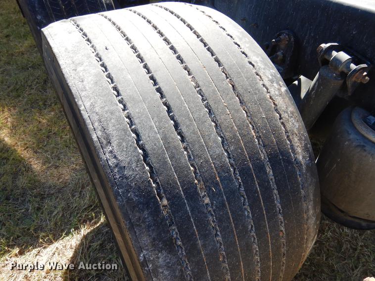 image for item DC5983 2007 International 9400i semi truck