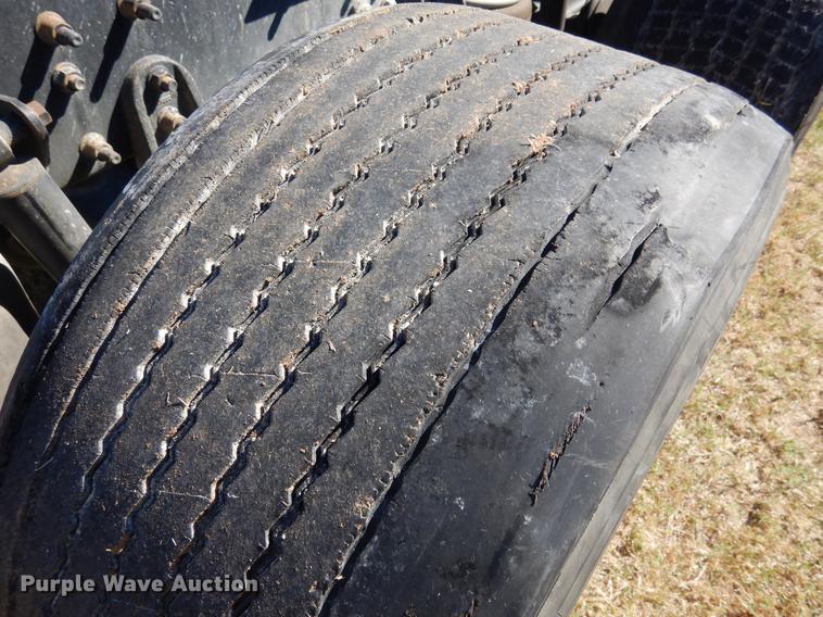 image for item DC5983 2007 International 9400i semi truck