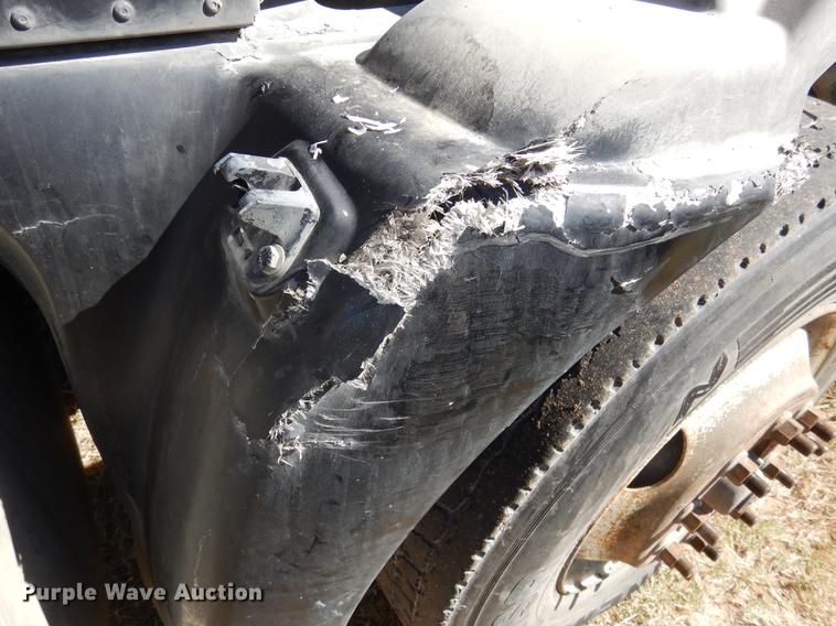 image for item DC5983 2007 International 9400i semi truck