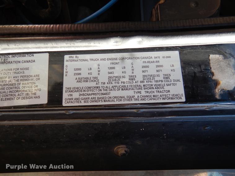 image for item DC5983 2007 International 9400i semi truck