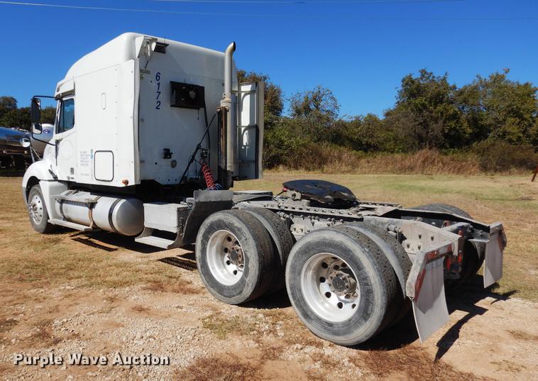 image for item DC5984 2005 Freightliner Columbia semi truck