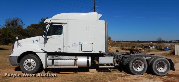 image for item DC5984 2005 Freightliner Columbia semi truck