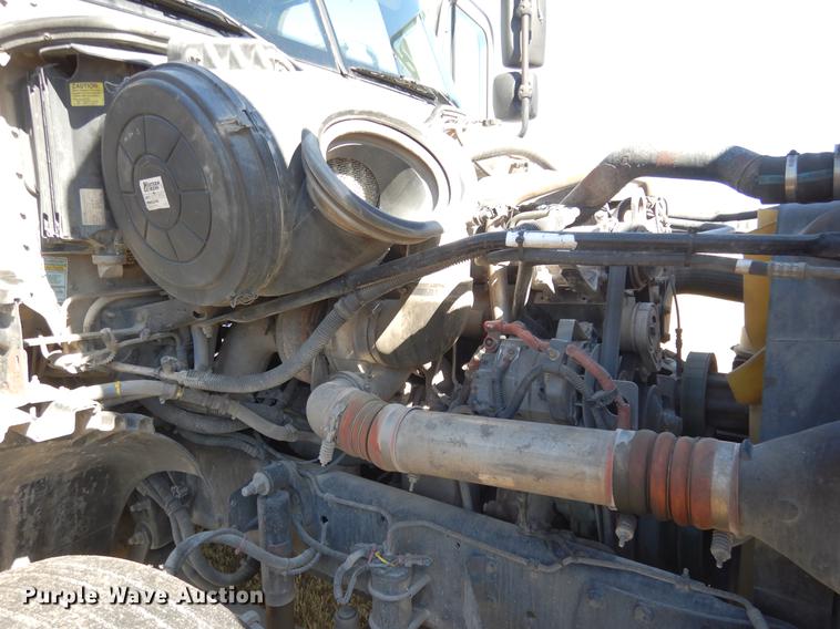 image for item DC5984 2005 Freightliner Columbia semi truck