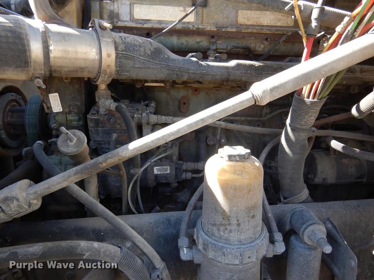 image for item DC5984 2005 Freightliner Columbia semi truck