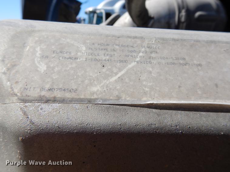 image for item DC5984 2005 Freightliner Columbia semi truck