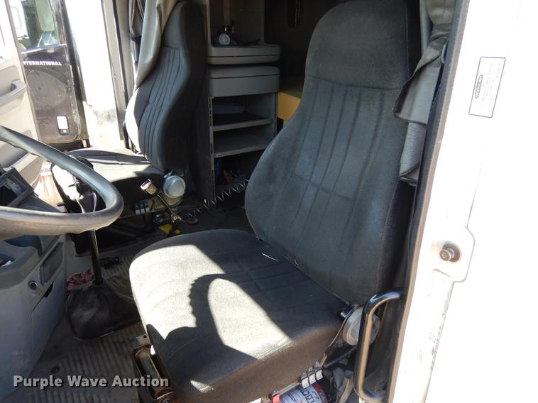 image for item DC5984 2005 Freightliner Columbia semi truck