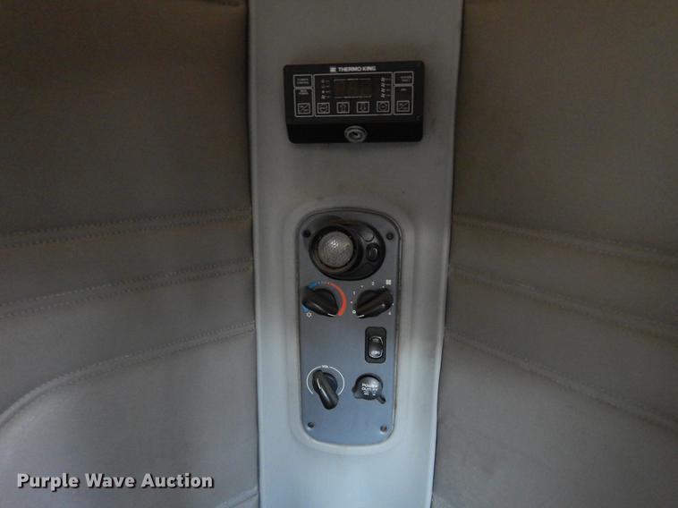 image for item DC5984 2005 Freightliner Columbia semi truck