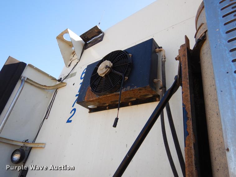 image for item DC5984 2005 Freightliner Columbia semi truck