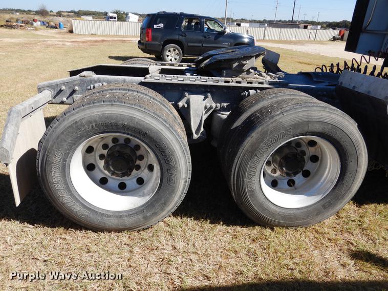 image for item DC5984 2005 Freightliner Columbia semi truck