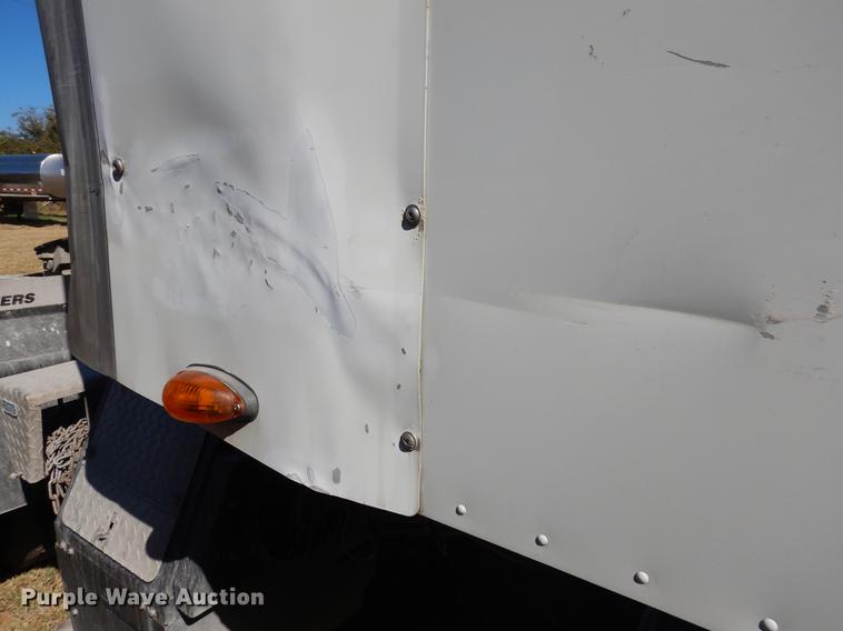 image for item DC5984 2005 Freightliner Columbia semi truck