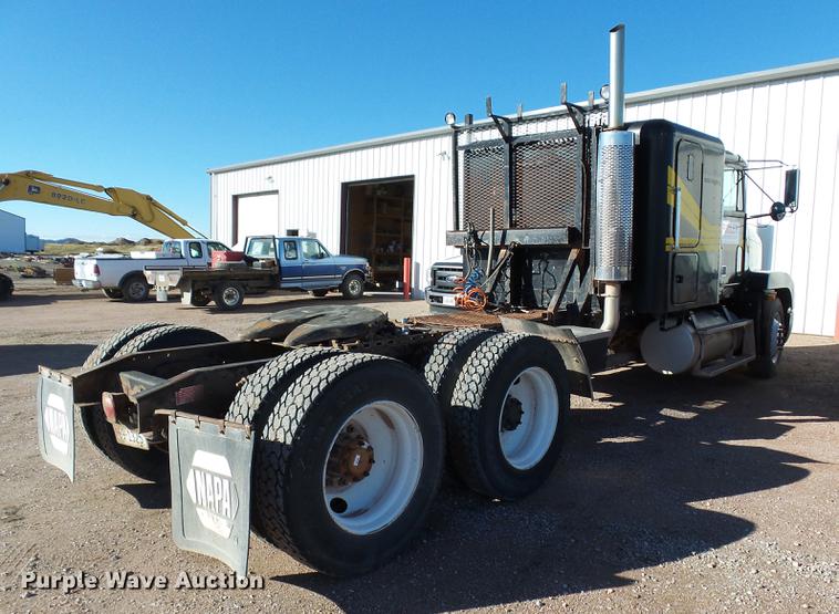 image for item DC6409 1996 Freightliner FLD120 semi truck
