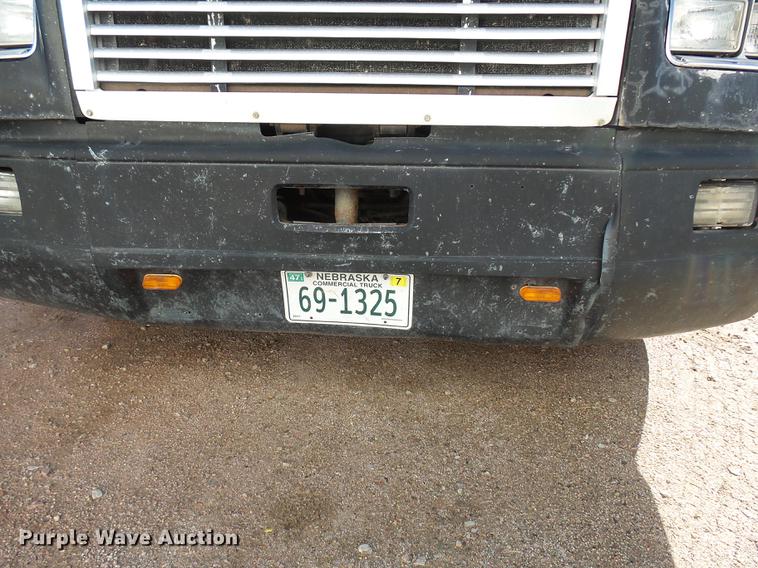 image for item DC6409 1996 Freightliner FLD120 semi truck