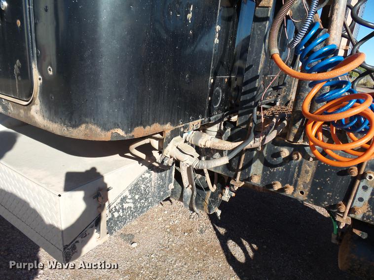 image for item DC6409 1996 Freightliner FLD120 semi truck