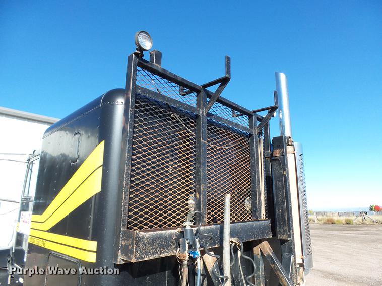 image for item DC6409 1996 Freightliner FLD120 semi truck