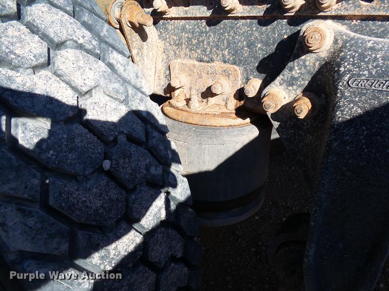 image for item DC6409 1996 Freightliner FLD120 semi truck