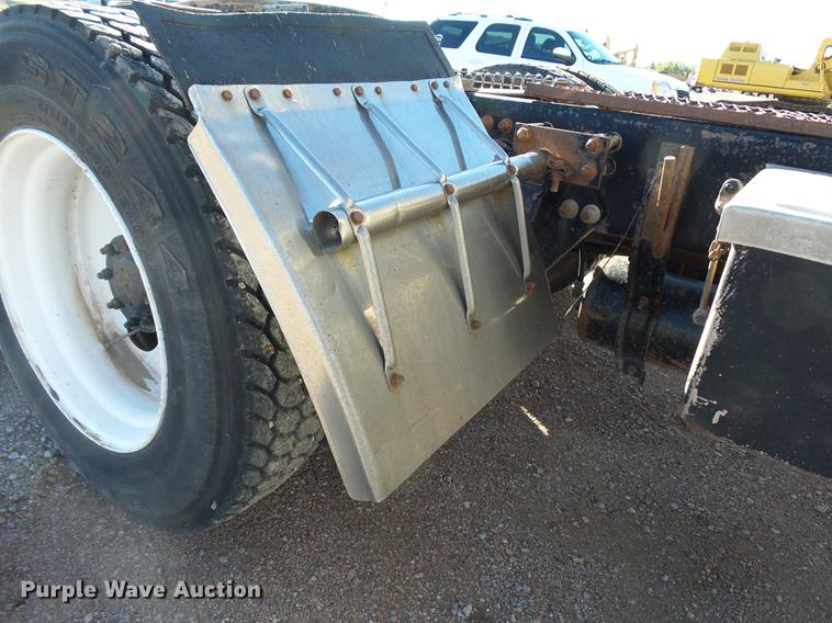 image for item DC6409 1996 Freightliner FLD120 semi truck