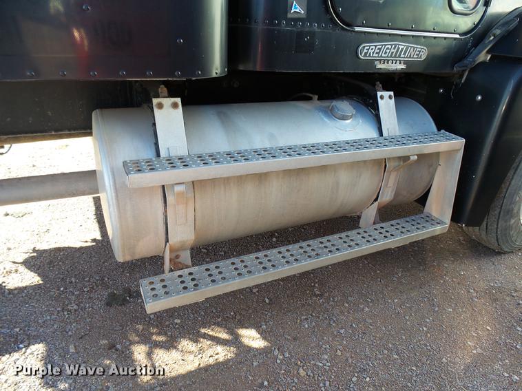 image for item DC6409 1996 Freightliner FLD120 semi truck