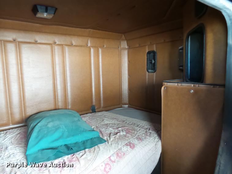 image for item DC6409 1996 Freightliner FLD120 semi truck