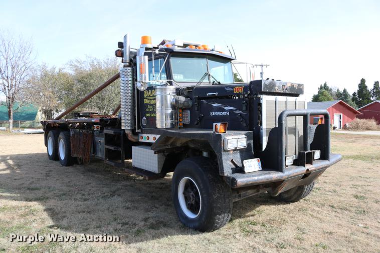 image for item DD0007 1988 Kenworth LW900 flatbed truck