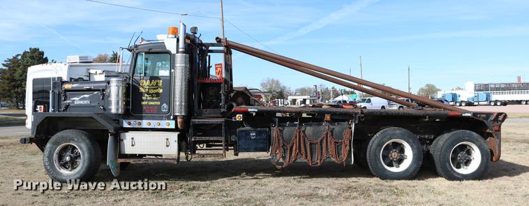 image for item DD0007 1988 Kenworth LW900 flatbed truck