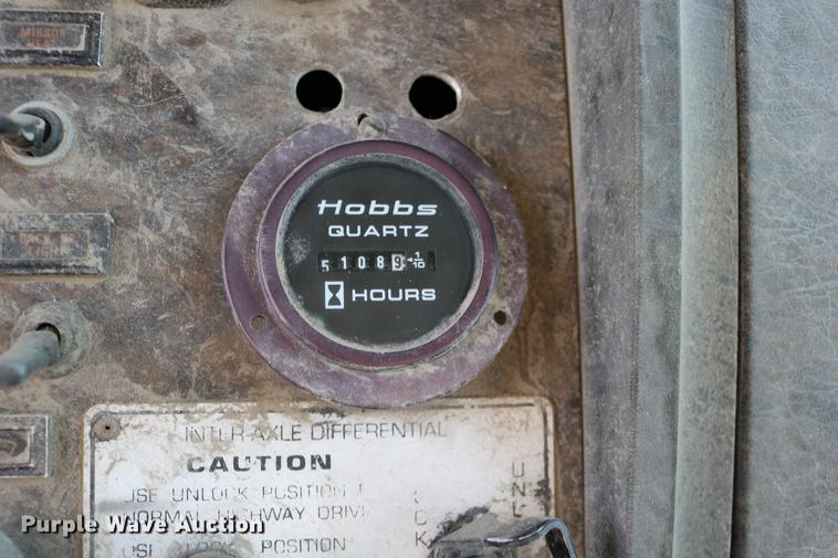 image for item DD0007 1988 Kenworth LW900 flatbed truck