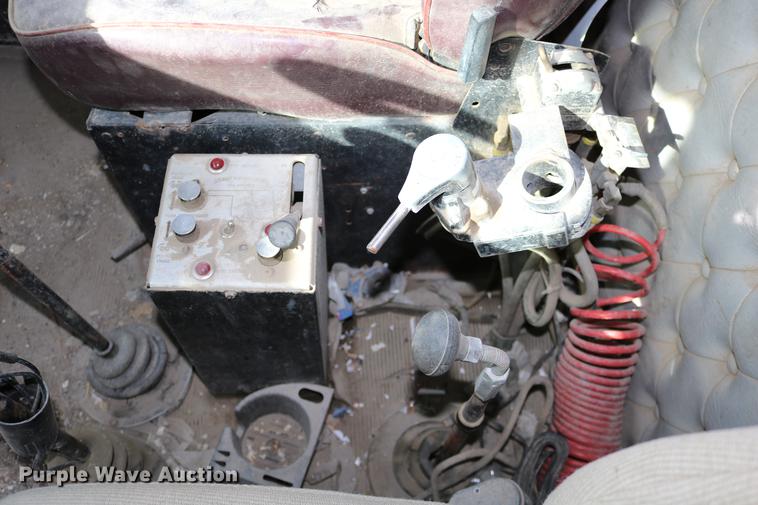 image for item DD0007 1988 Kenworth LW900 flatbed truck