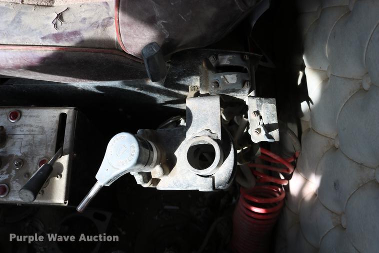 image for item DD0007 1988 Kenworth LW900 flatbed truck