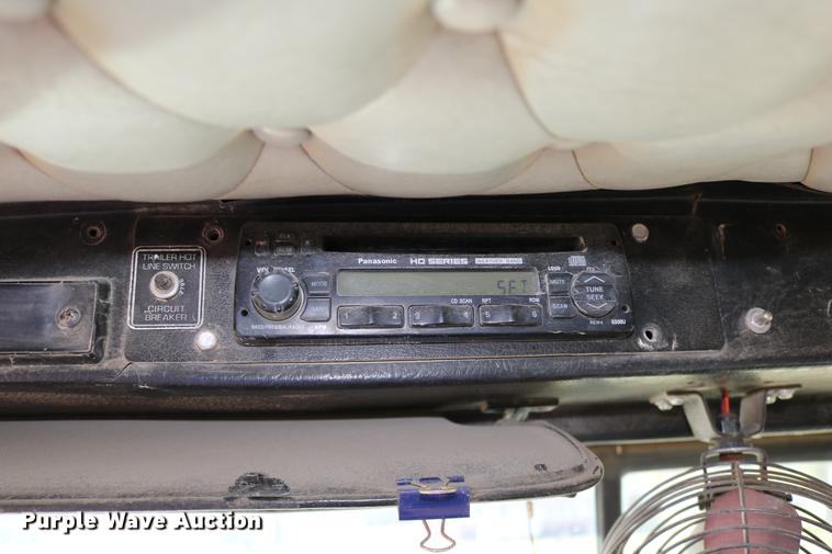 image for item DD0007 1988 Kenworth LW900 flatbed truck