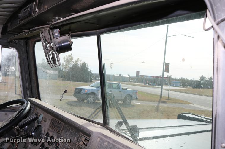 image for item DD0007 1988 Kenworth LW900 flatbed truck