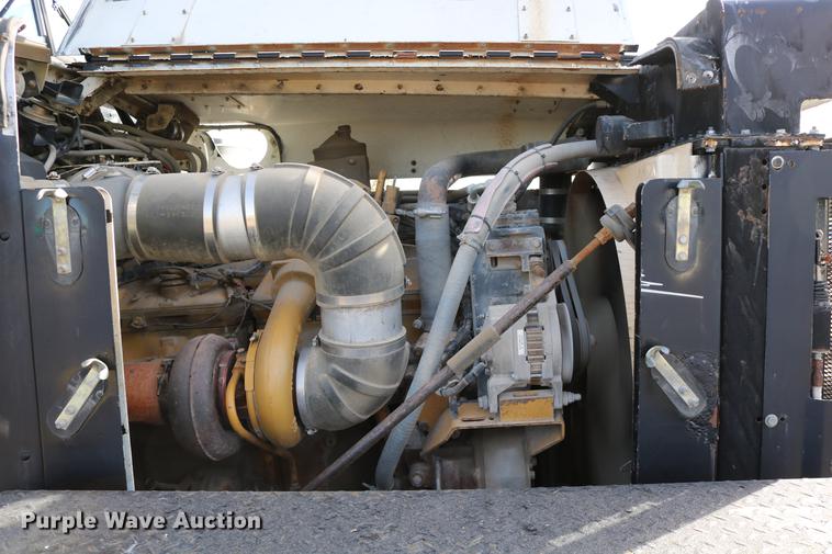 image for item DD0007 1988 Kenworth LW900 flatbed truck