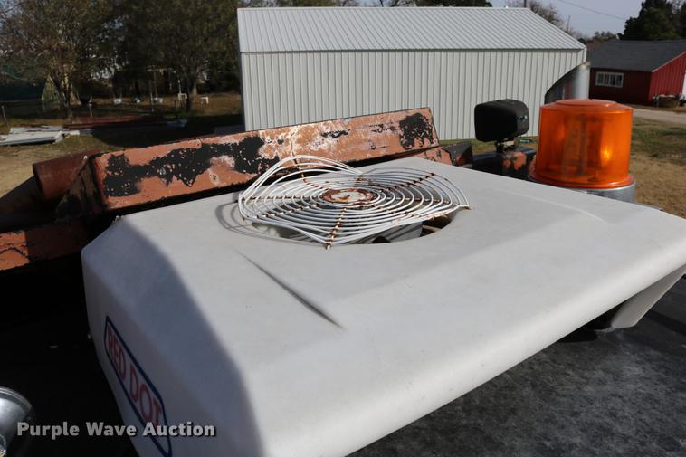 image for item DD0007 1988 Kenworth LW900 flatbed truck