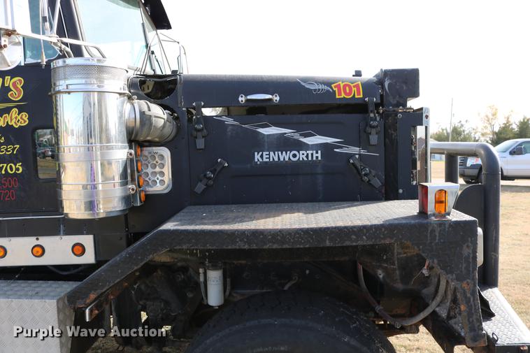 image for item DD0007 1988 Kenworth LW900 flatbed truck